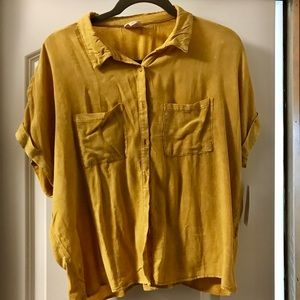 LulaRoe Amy goldenrod women’s button up shirt